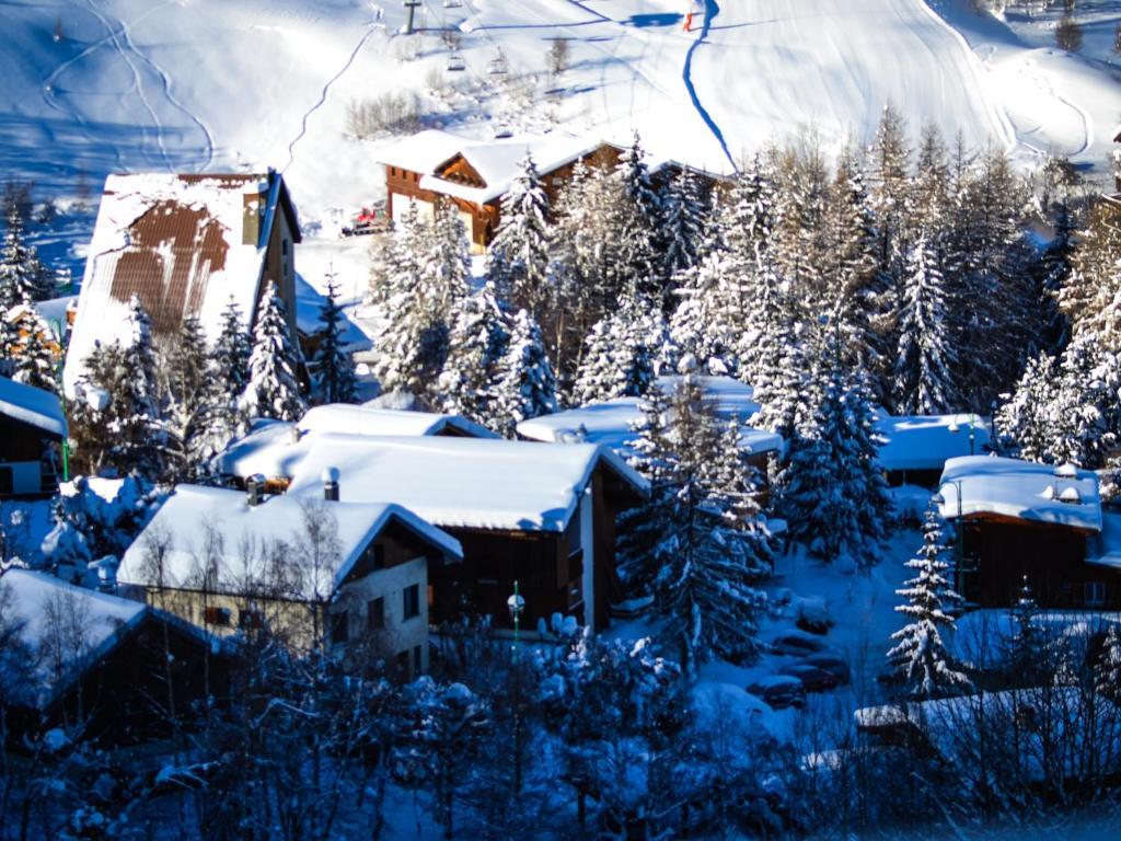 Hotel Turan เลส์เดอซาลป์ ภายนอก รูปภาพ