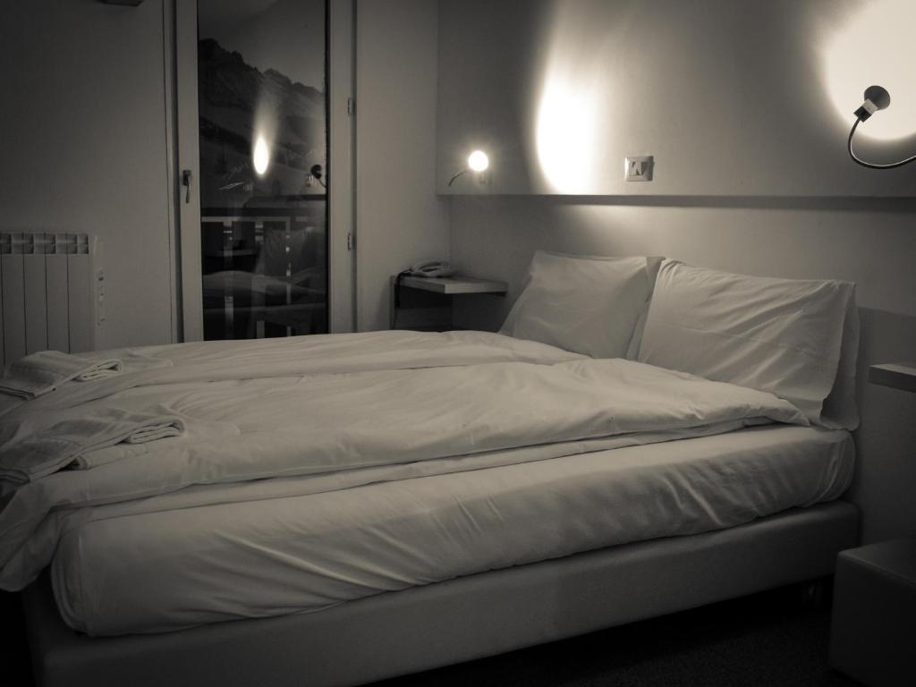 Hotel Turan เลส์เดอซาลป์ ห้อง รูปภาพ