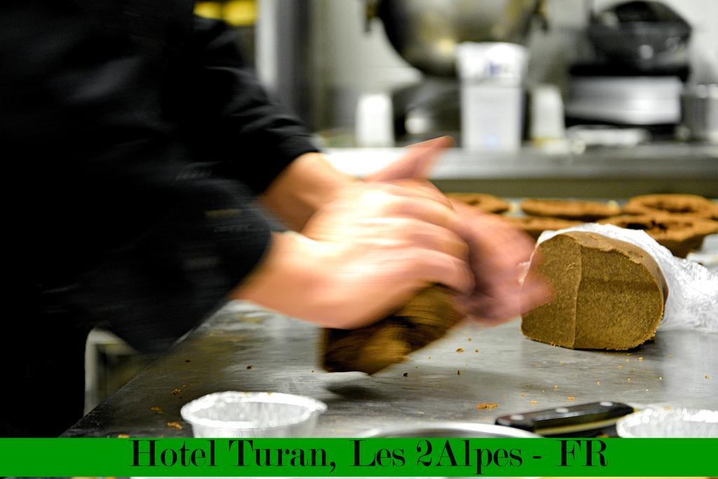 Hotel Turan เลส์เดอซาลป์ ภายนอก รูปภาพ