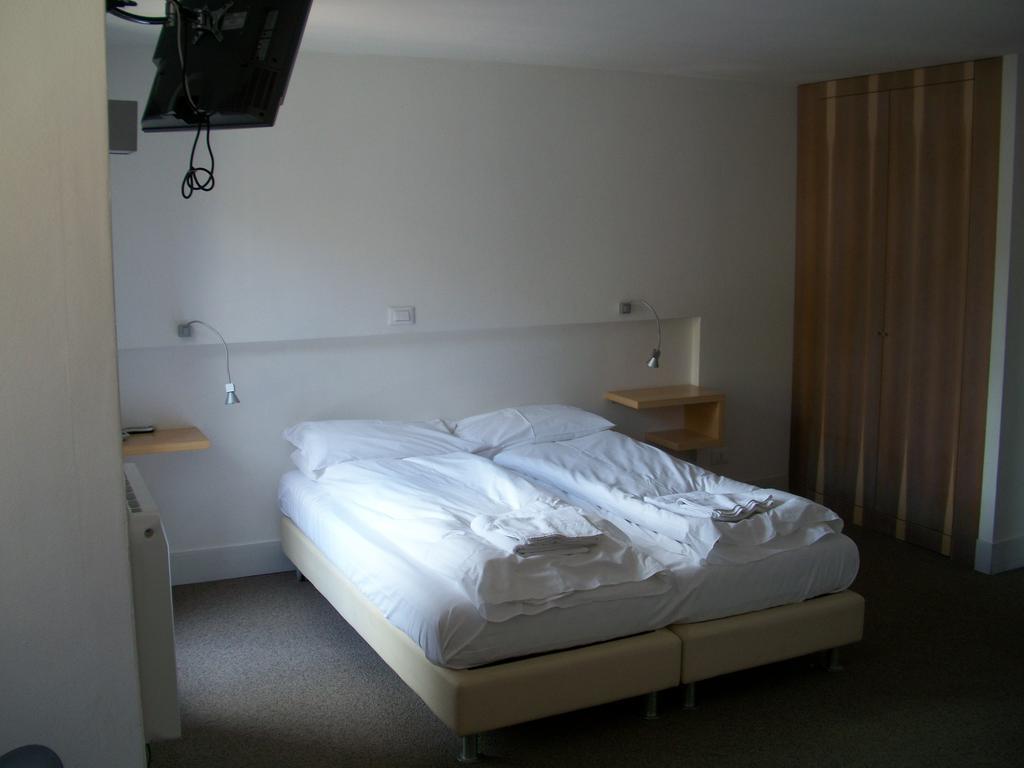 Hotel Turan เลส์เดอซาลป์ ห้อง รูปภาพ