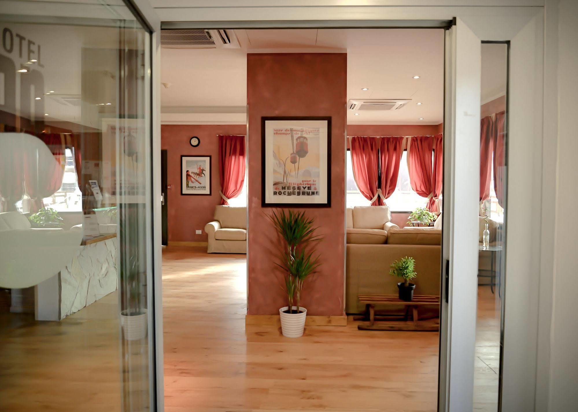 Hotel Turan เลส์เดอซาลป์ ภายนอก รูปภาพ