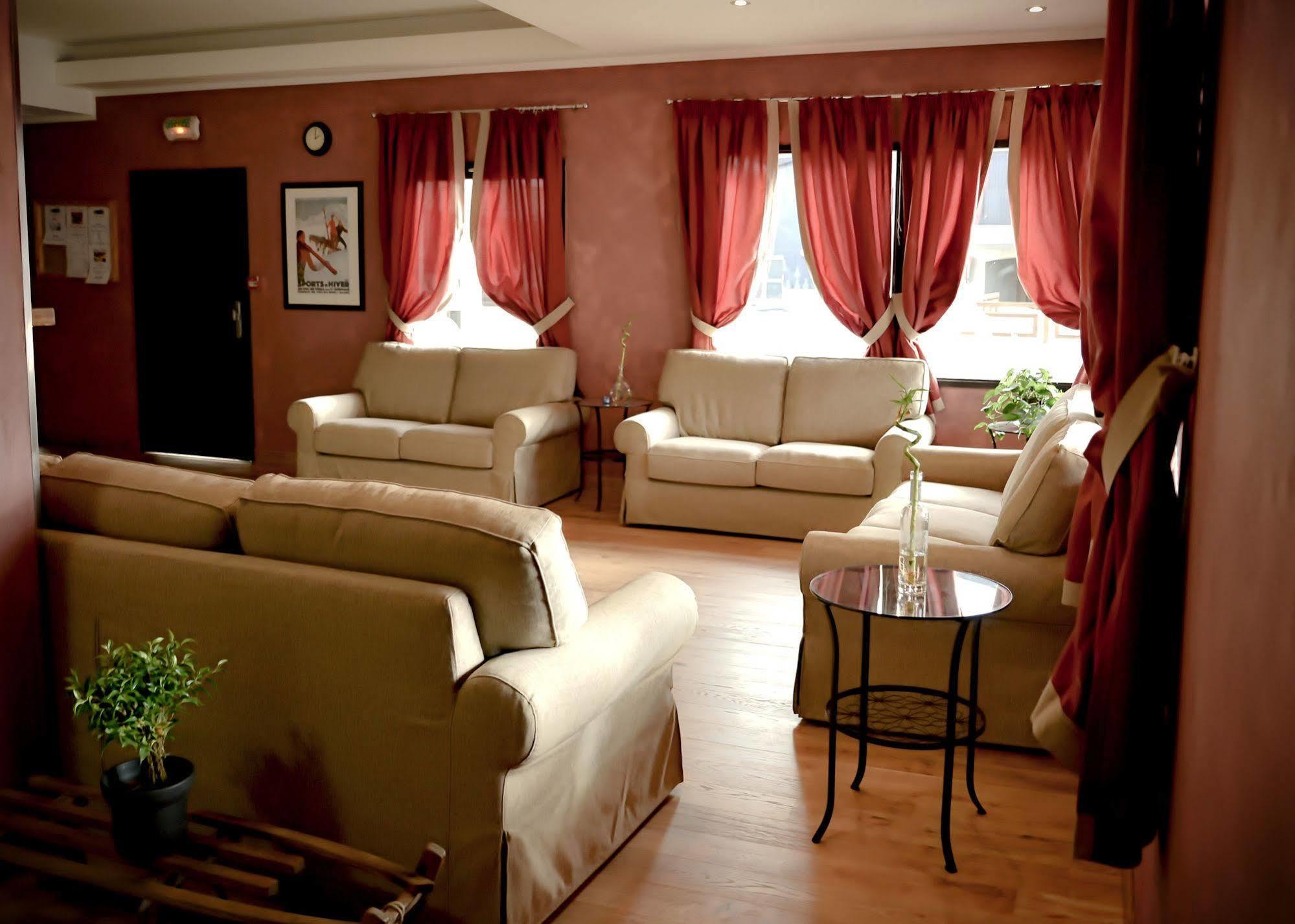 Hotel Turan เลส์เดอซาลป์ ภายนอก รูปภาพ